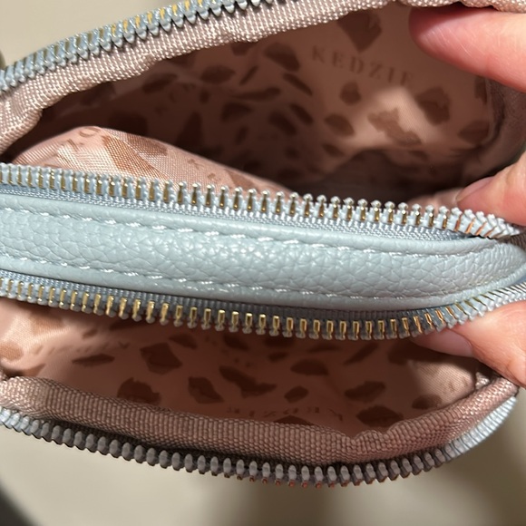 NWOT Kenzie crossbody bag - Picture 4 of 5